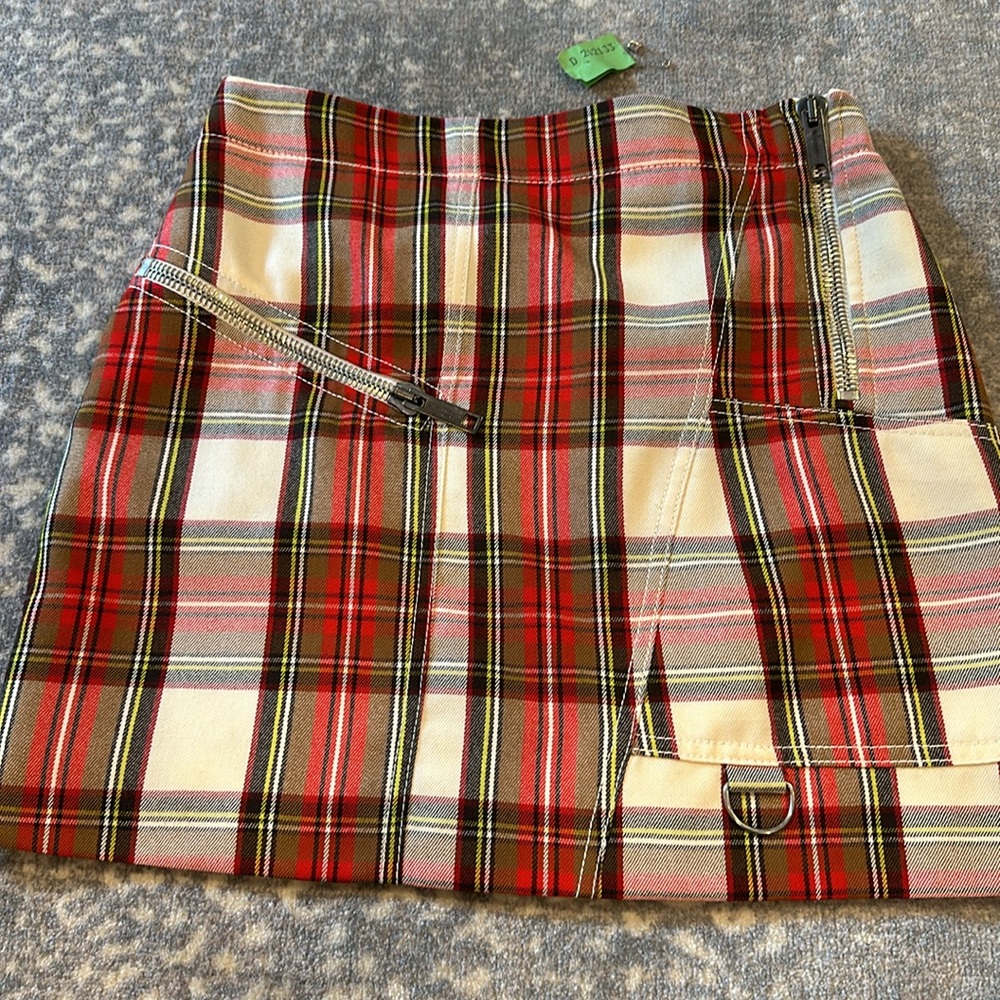 BURBERRY ICONIC PLAID SKIRT LINED WITH LARGE ZIPPERS